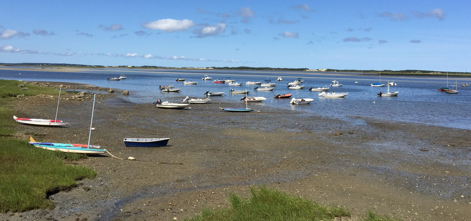 Anchored-Boats-Barnstable-Harbor